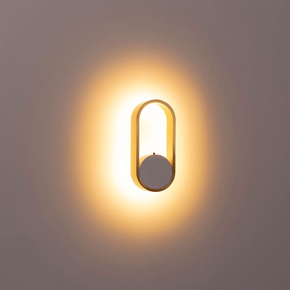 Ovale White and Brass Wall Light